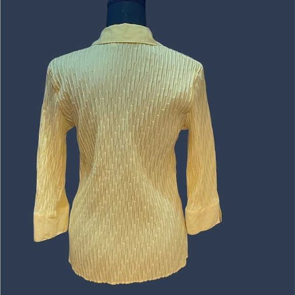 CROFT & BARROW YELLOW BUTTON UP BLOUSE WORN ONCE SIZE MEDIUM - Picture 2 of 3